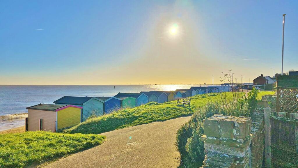 Additional image 30 of Green Lane, Walton On The Naze