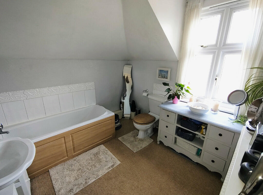 Additional image 22 of Coppice Row, Theydon Bois