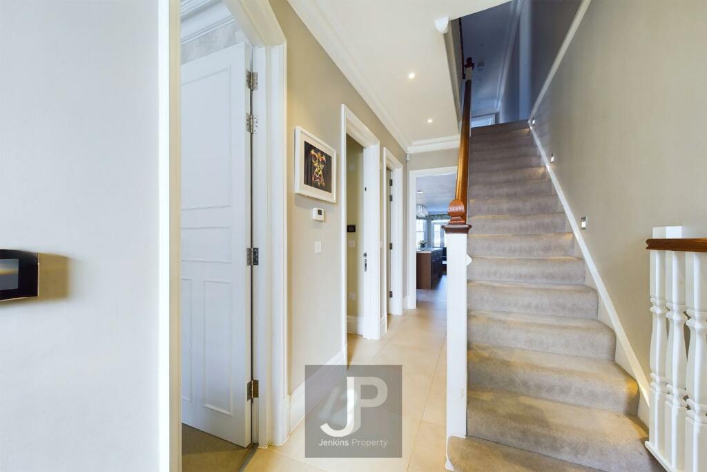 Additional image 17 of Robin Hood Road, Brentwood