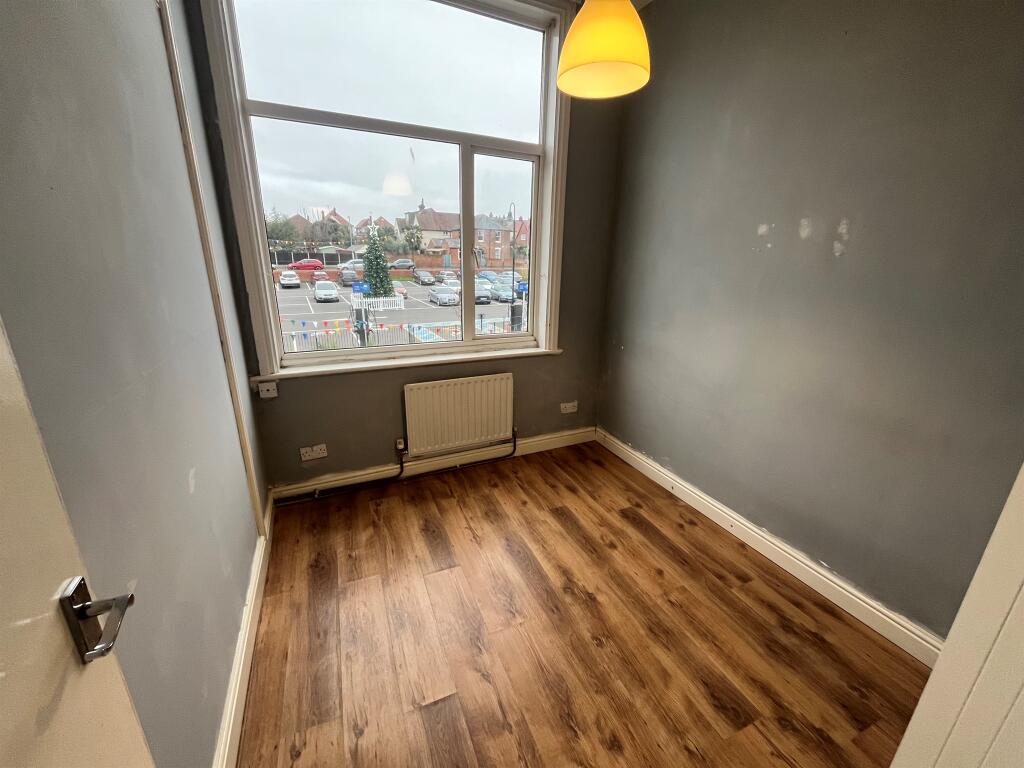 Additional image 5 of High Street, Harwich