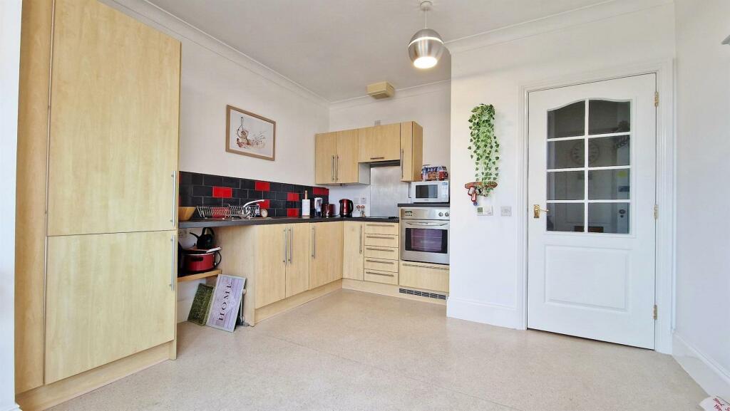 Additional image 12 of The Grand, The Esplanade, Frinton-on-Sea