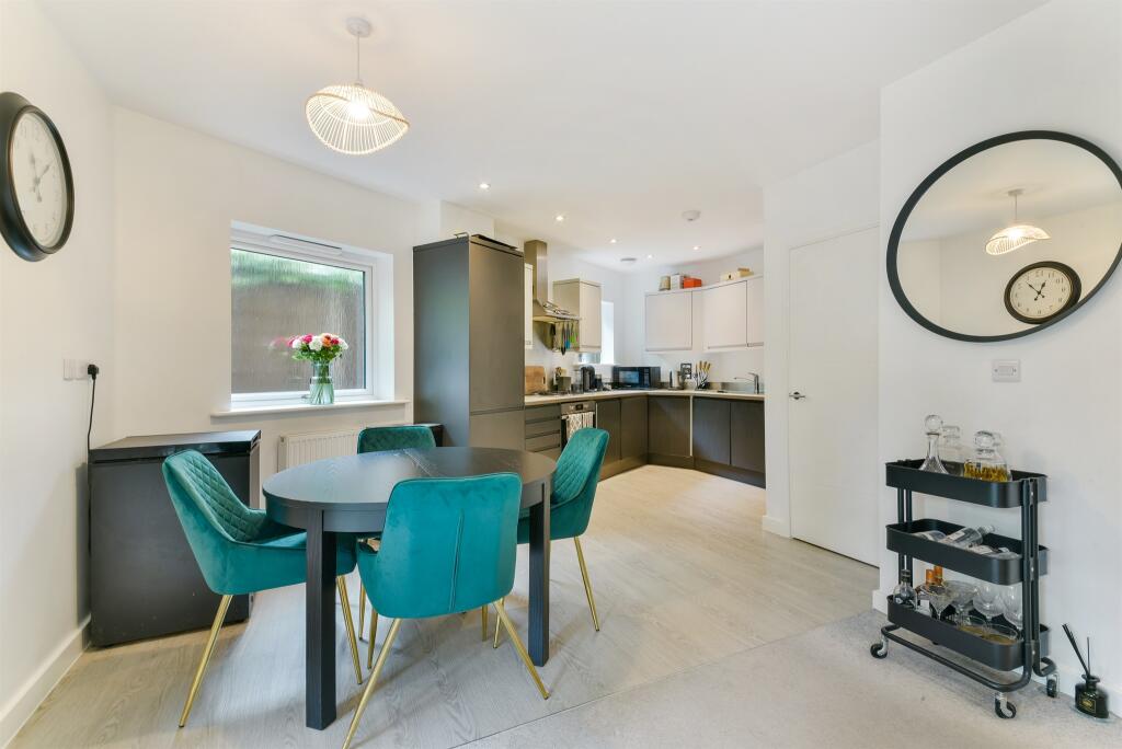 Additional image 5 of Selsdon Road, South Croydon