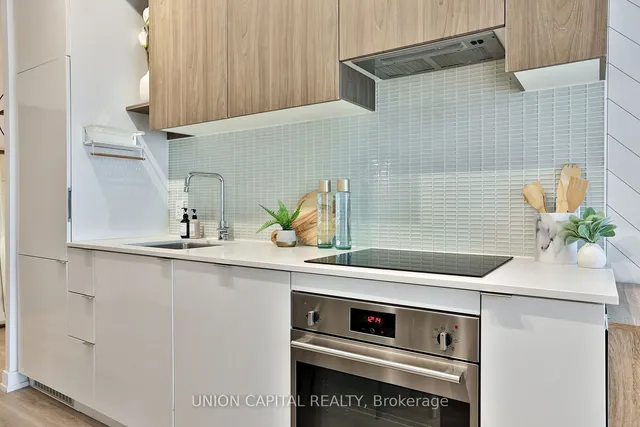 Additional image 15 of 161 Roehampton Ave Unit 203