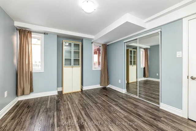 Additional image 35 of 25 Oblate Cres