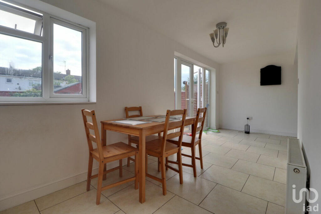 Additional image 3 of Hookfield, Harlow, CM18