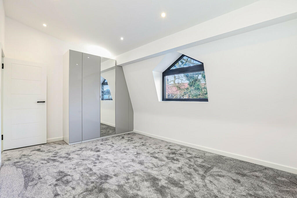 Additional image 10 of Dunheved Road North, Thornton Heath