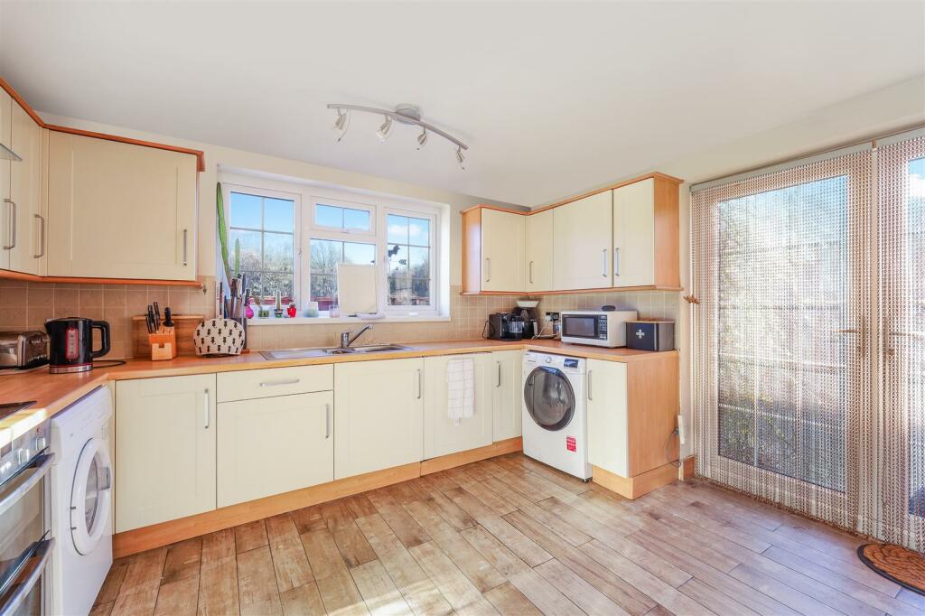 Additional image 8 of Brighton Road, Hooley, Coulsdon