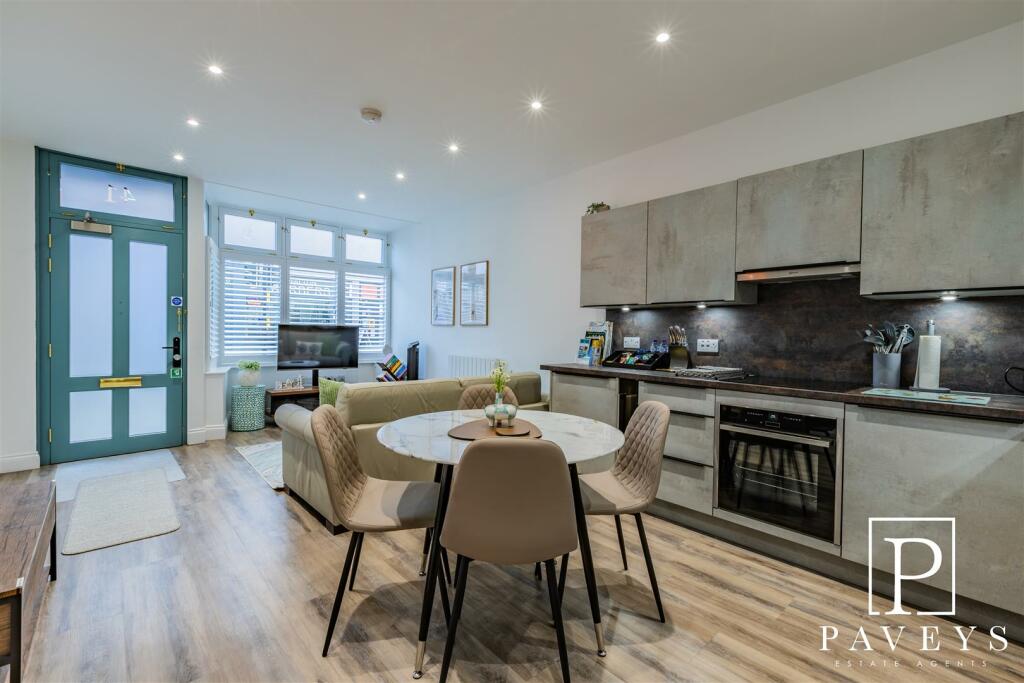 Additional image 20 of High Street, Walton On The Naze