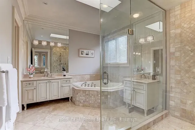 Additional image 21 of 34 Moccasin Tr