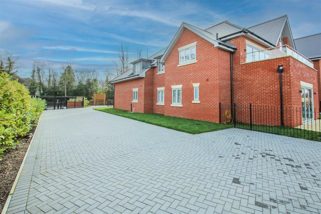 Additional image 17 of Shenfield Road, Shenfield, Brentwood