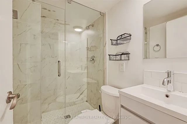 Additional image 34 of 421 Silverthorn Ave