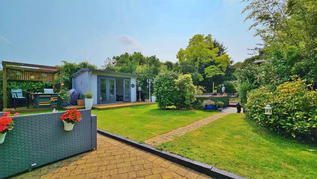 Additional image 2 of Thorpe Road, Kirby Cross