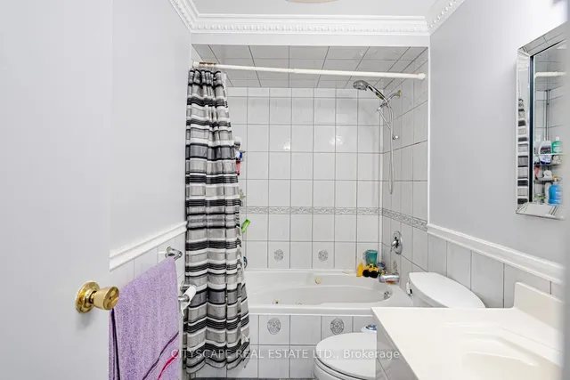 Additional image 36 of 48 Mandarin Cres