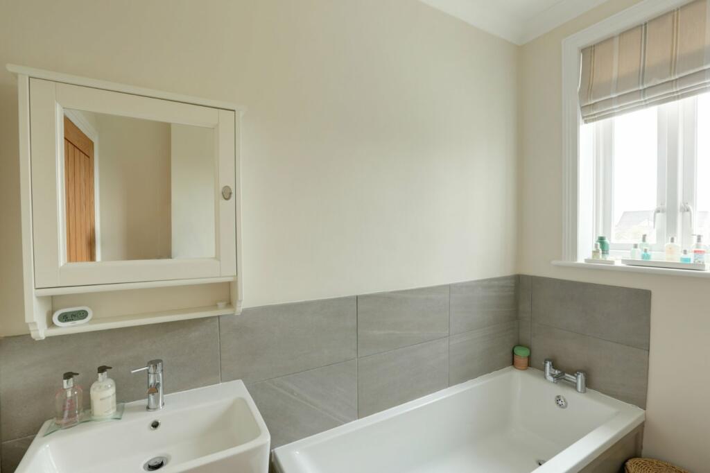 Additional image 18 of Seaview Avenue, West Mersea, Colchester, Essex, CO5