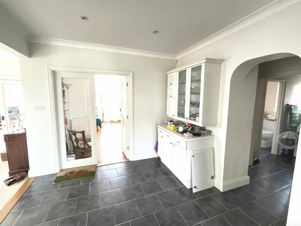 Additional image 6 of CLIFF WAY, FRINTON-ON-SEA