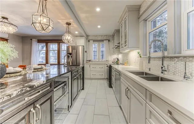 Additional image 17 of 80 Pandora Ave