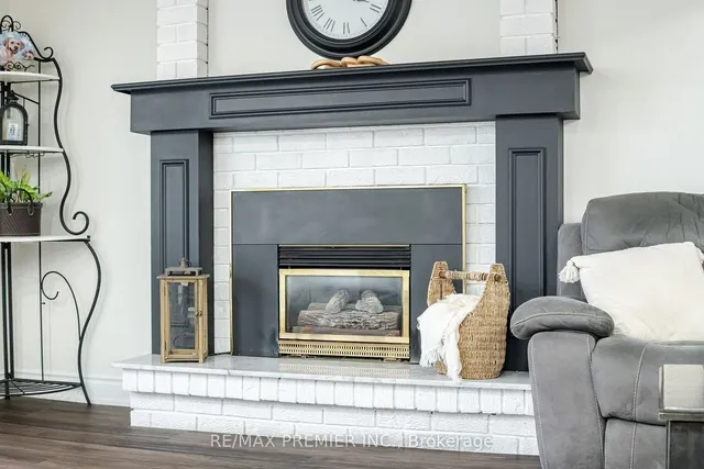 Additional image 21 of 14 Capstan Crt