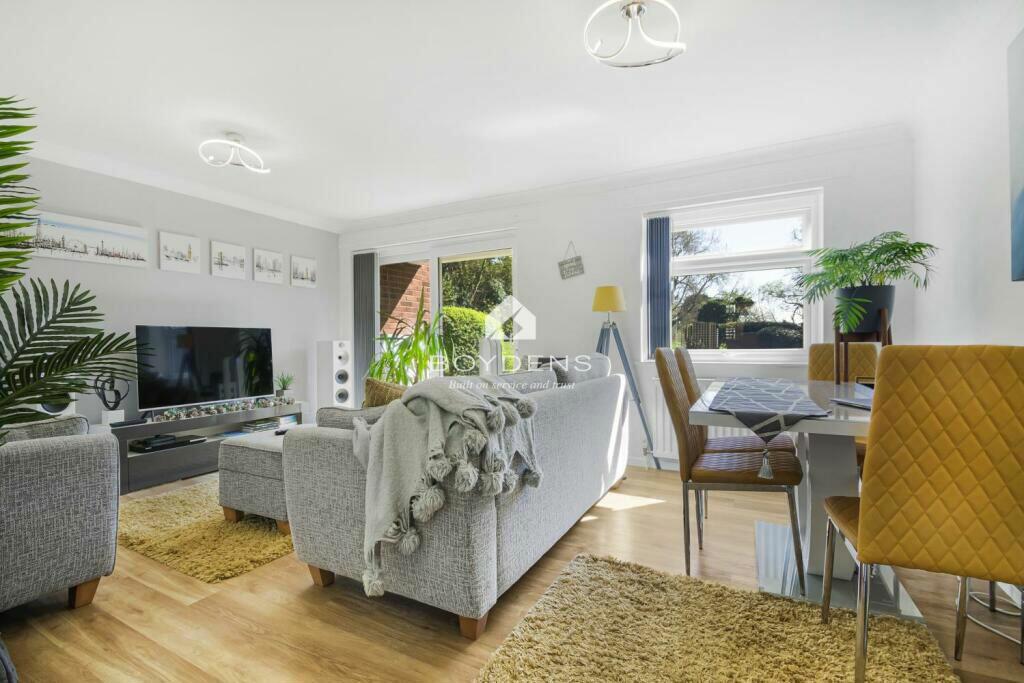 Additional image 4 of Linkside, ., Frinton-on-Sea, Essex, CO13 9EN