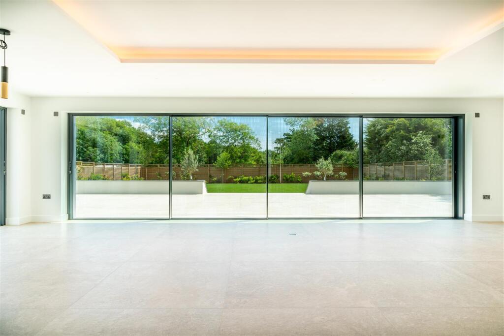 Additional image 25 of Broomhills Chase, Little Burstead, Billericay