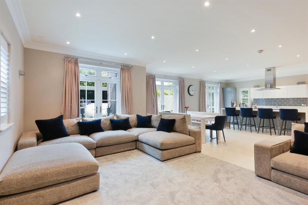 Additional image 9 of High Oaks Close, Coulsdon