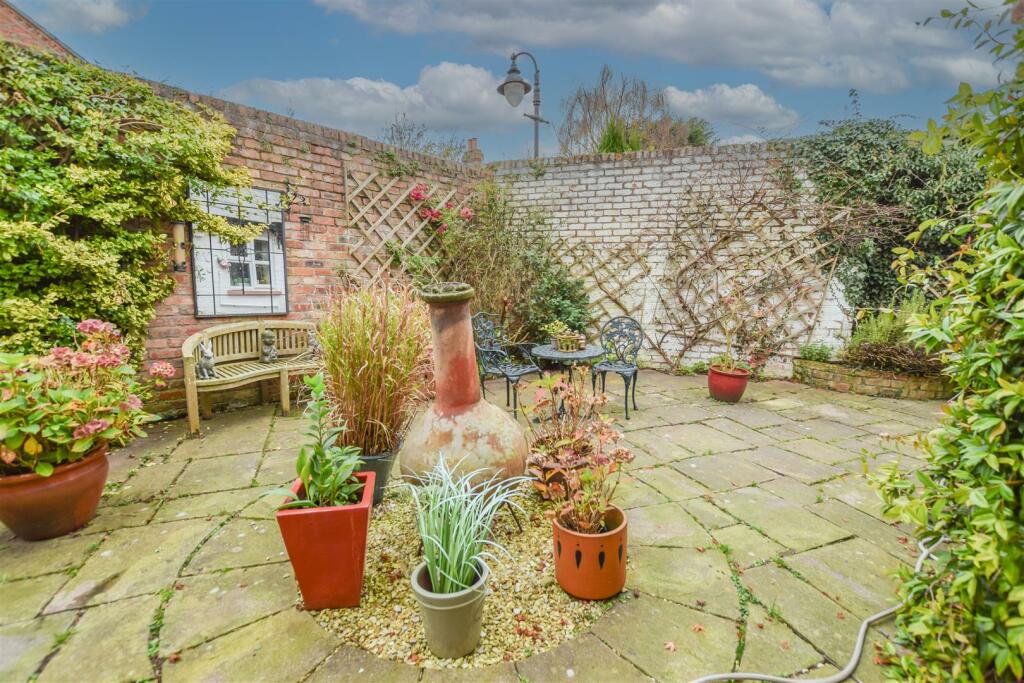 Additional image 20 of Neston Road, Willaston, Neston