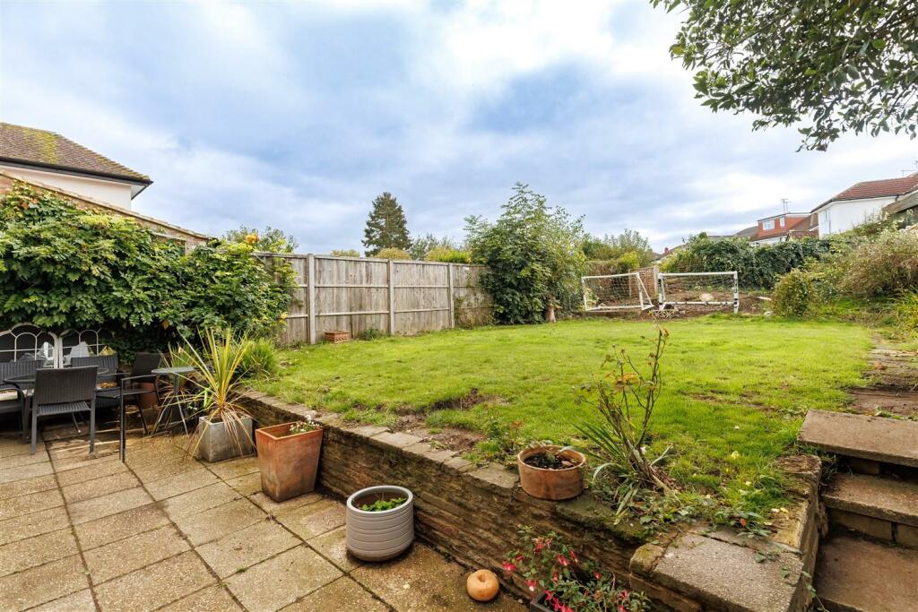 Additional image 11 of Dukes Avenue, Theydon Bois
