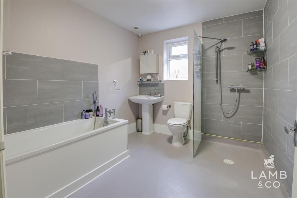 Additional image 12 of Lancaster Gardens West, Clacton-On-Sea