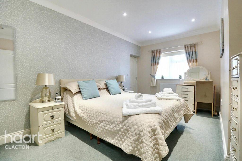 Additional image 27 of Marine Parade East, Clacton-On-Sea