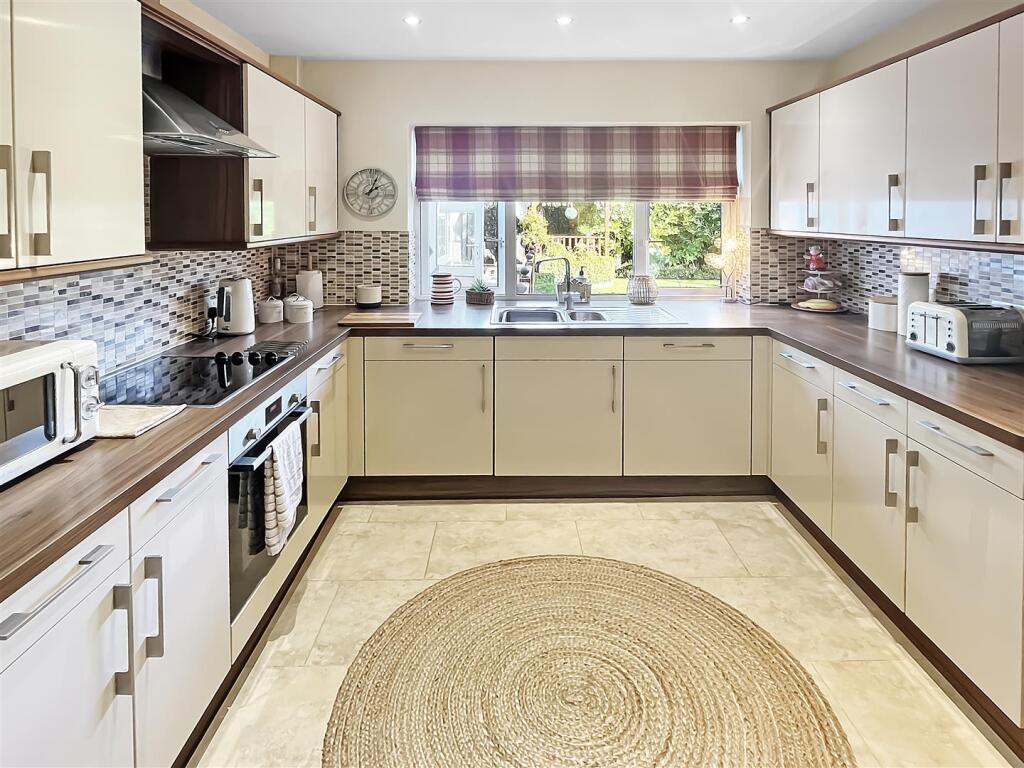 Additional image 5 of Fairhaven Avenue, West Mersea,