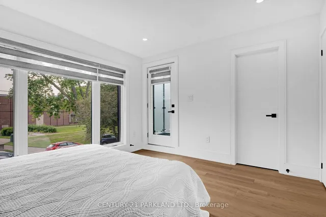 Additional image 21 of 978 Carlaw Ave