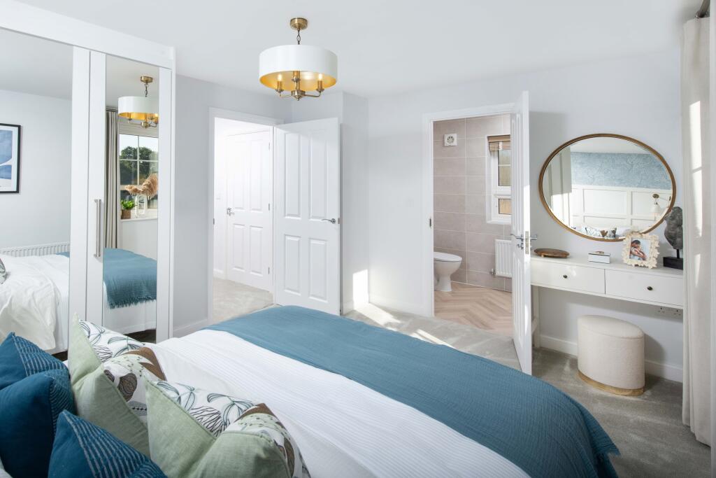 Additional image 4 of Low Road, 
Dovercourt, 
Essex, 
CO12 3TX