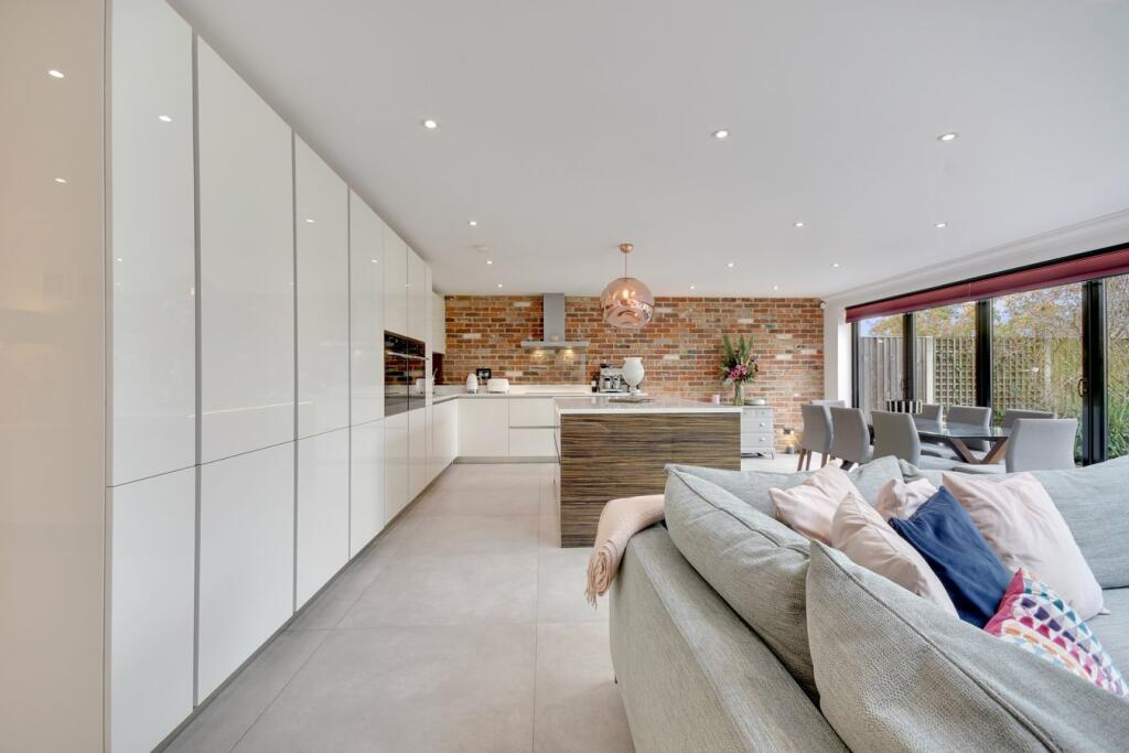 Additional image 9 of The Vale, Stock, CM4