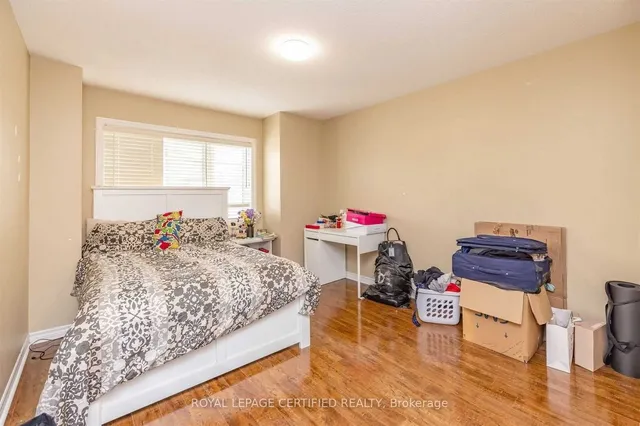 Additional image 21 of 37 Lola Cres