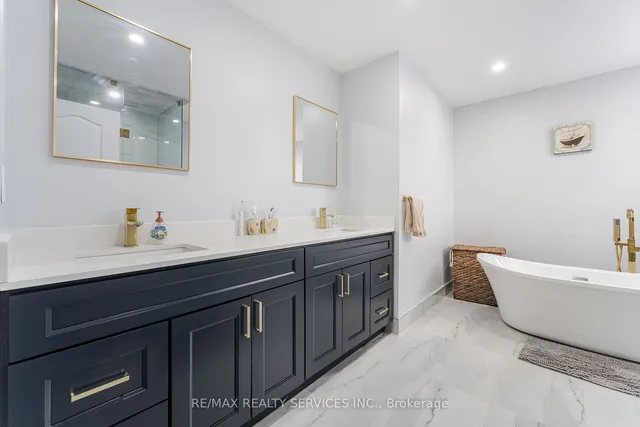 Additional image 19 of 4 Runnymede Cres