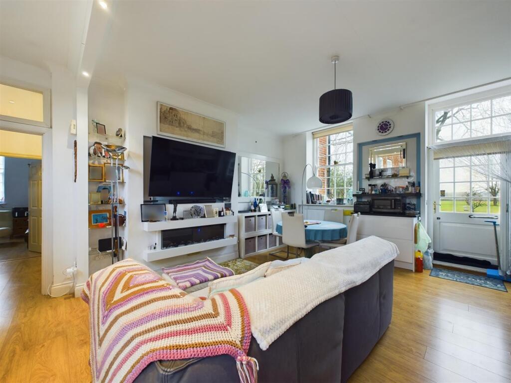 Additional image 21 of Cayton Road, Coulsdon