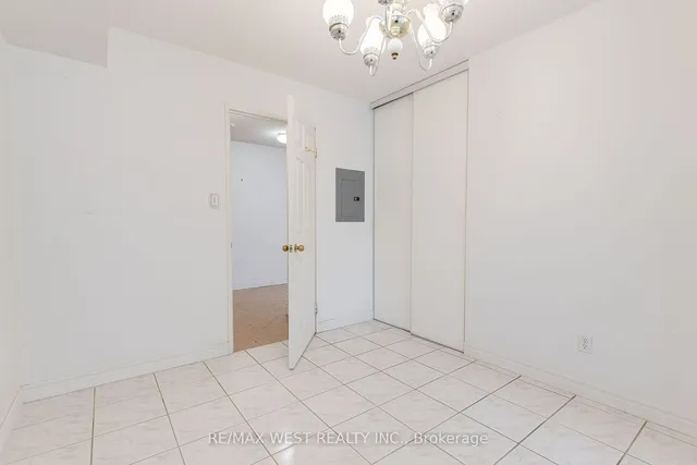 Additional image 17 of 28 Empress Ave Unit 1011