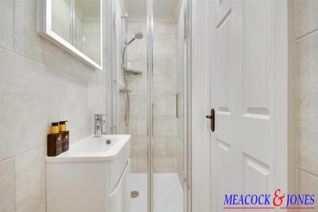 Additional image 20 of Tye Common Road, Billericay