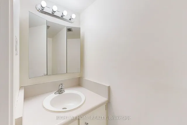 Additional image 36 of 4 Lisa St Unit 712