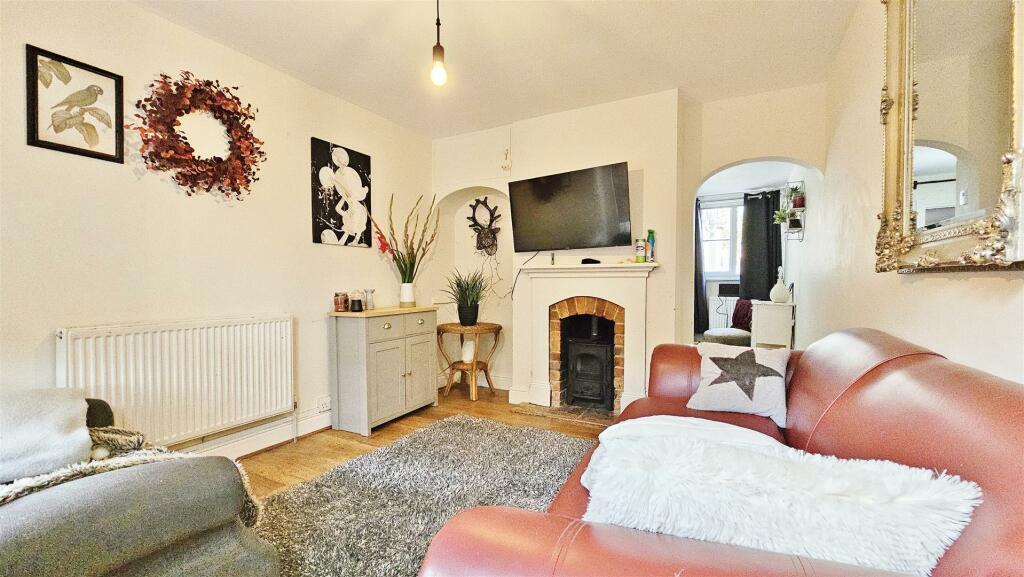 Additional image 4 of High Street, Thorpe-le-Soken