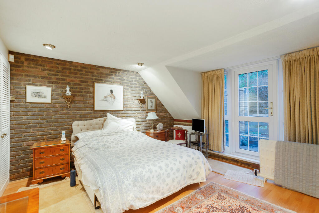 Additional image 20 of Dome Hill, Caterham, CR3