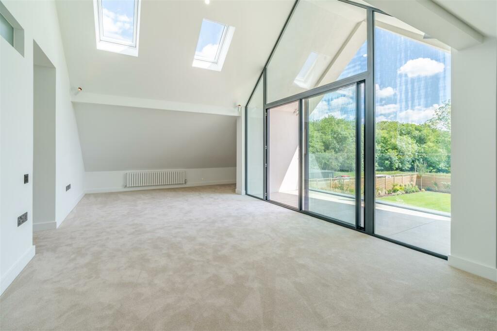 Additional image 36 of Broomhills Chase, Little Burstead, Billericay