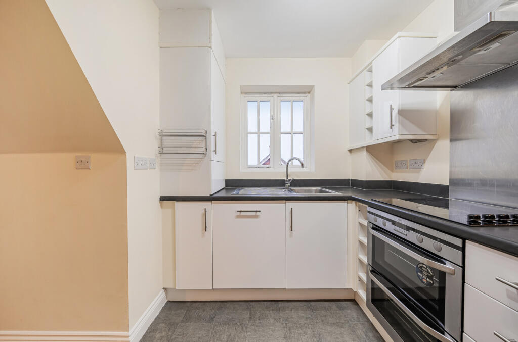 Additional image 16 of Caspian House, Weavers Close, Great Dunmow, Essex, CM6