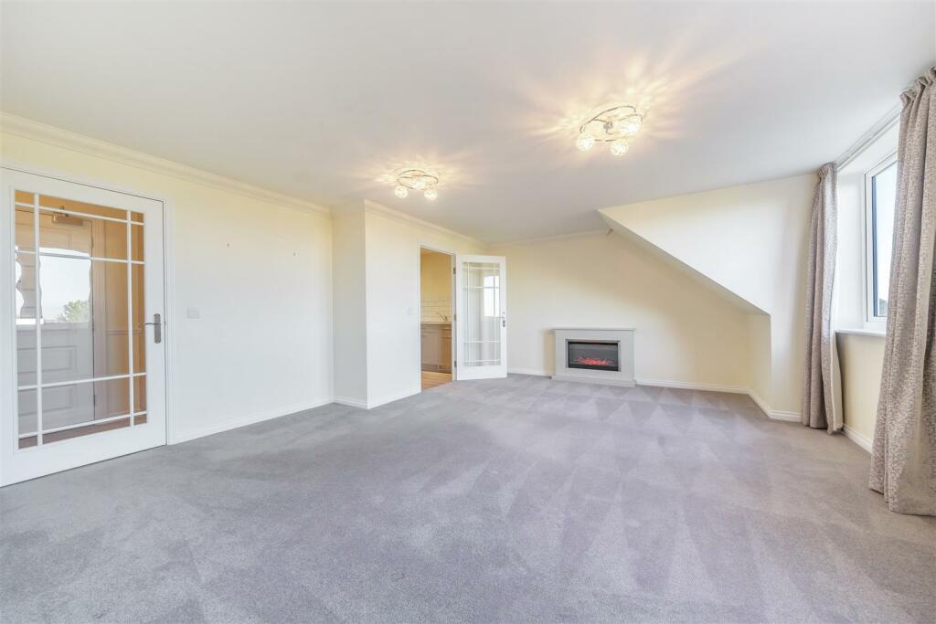 Additional image 4 of Cooper Lodge, Frinton-On-Sea