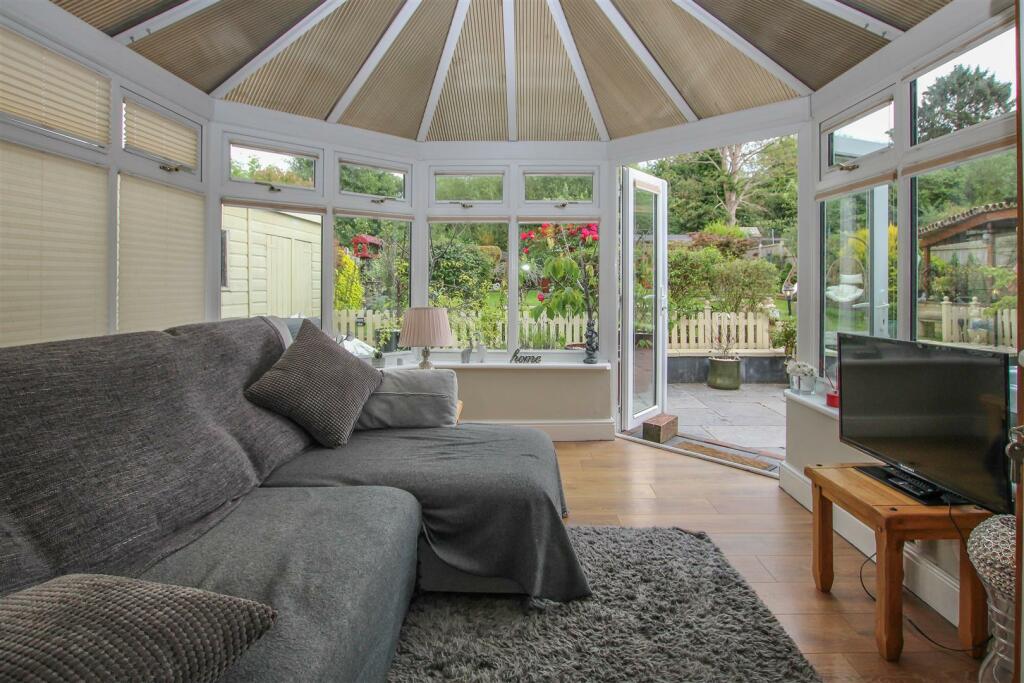 Additional image 22 of Honeypot Lane, Brentwood