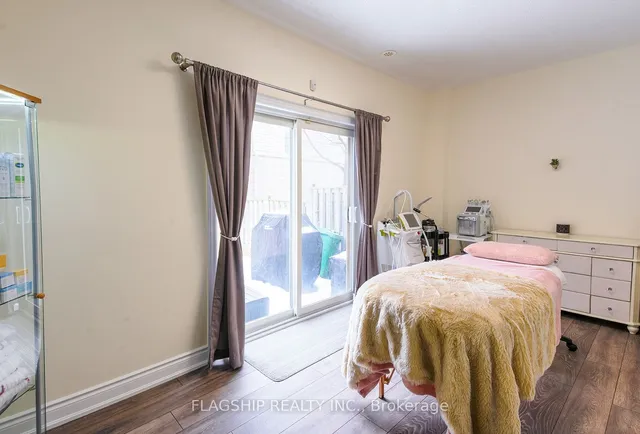 Additional image 27 of 19 Cedar Lake Cres