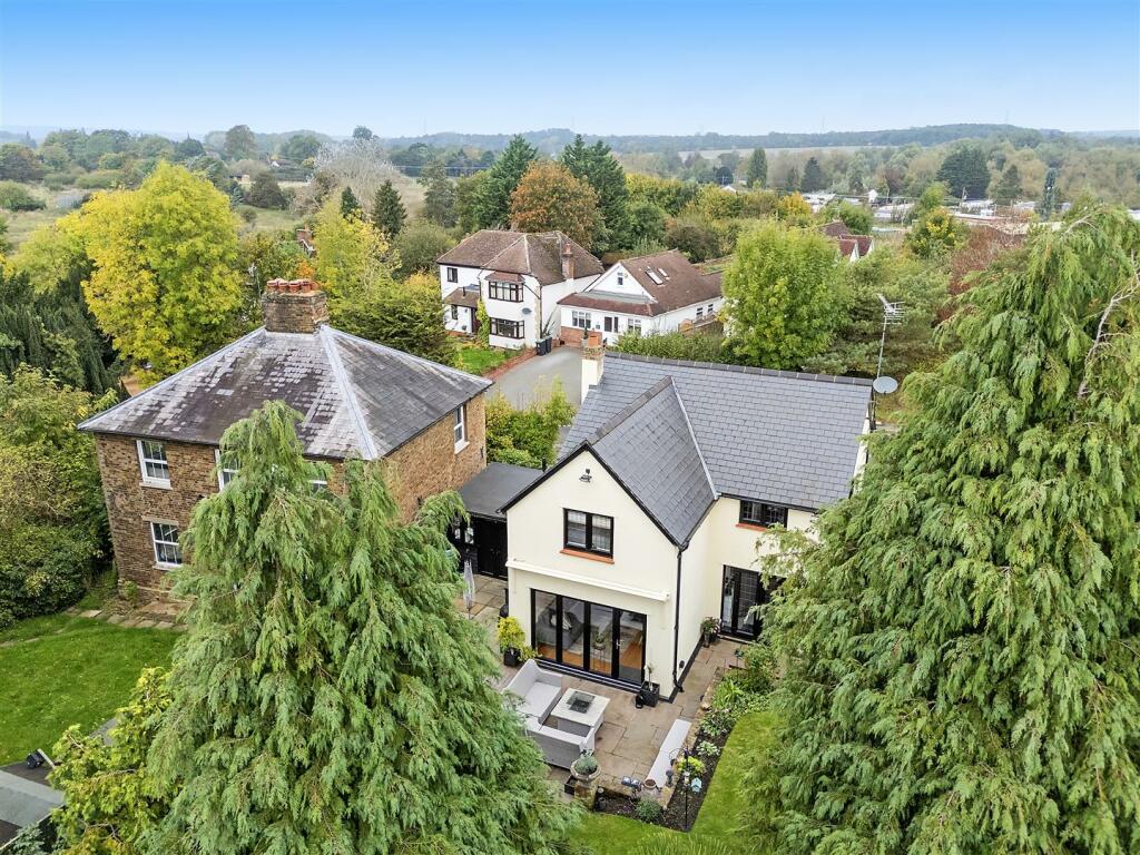 Additional image 30 of Stunning Detached Cottage:  Roydon