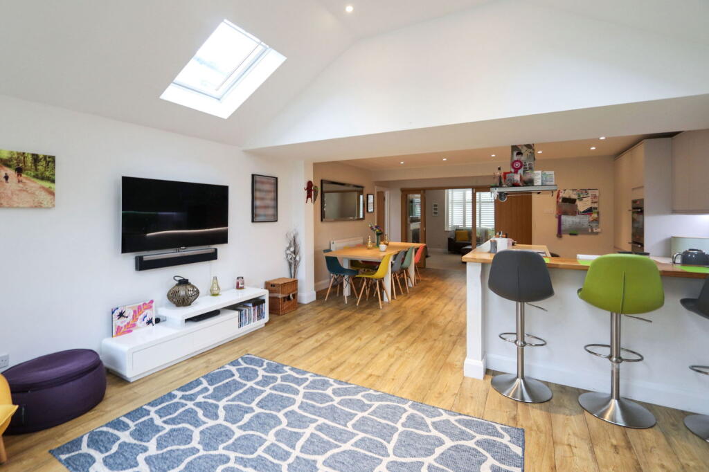 Additional image 4 of Placehouse Lane, Old Coulsdon, CR5 1LA