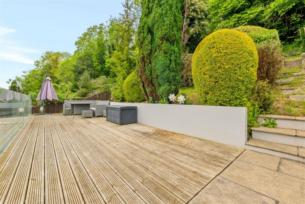 Additional image 10 of Caterham Drive, Coulsdon, CR5 1JQ