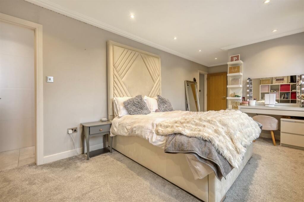 Additional image 26 of Noak Hill Close, Billericay, Essex