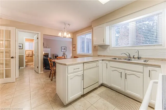 Additional image 13 of 16 Woodview Cres